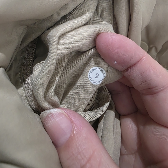 Lululemon Women's Wunder Puff Cropped Vest Trench Size 2 - Picture 9 of 9